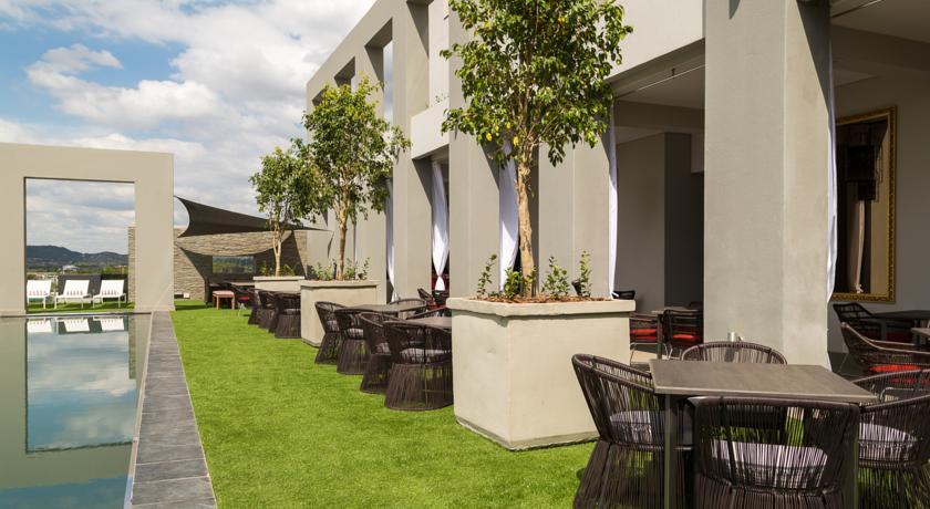 Protea Hotel Fire & Ice! By Marriott Pretoria Menlyn Екстер'єр фото