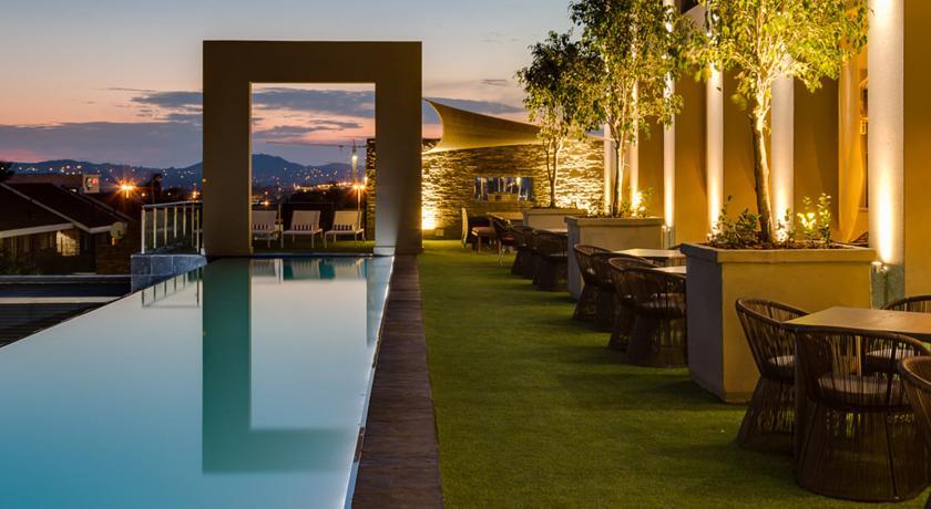 Protea Hotel Fire & Ice! By Marriott Pretoria Menlyn Екстер'єр фото
