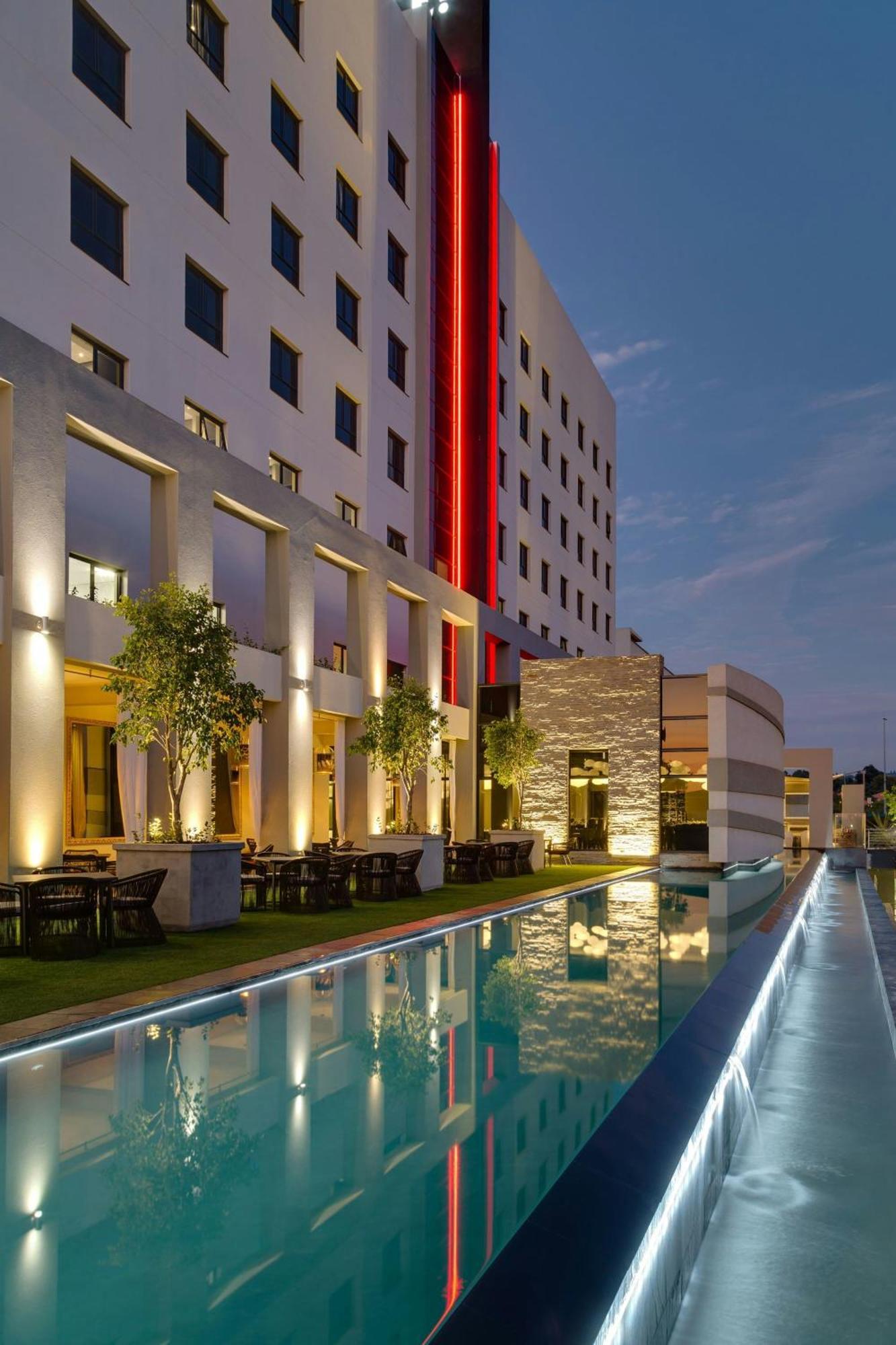 Protea Hotel Fire & Ice! By Marriott Pretoria Menlyn Екстер'єр фото