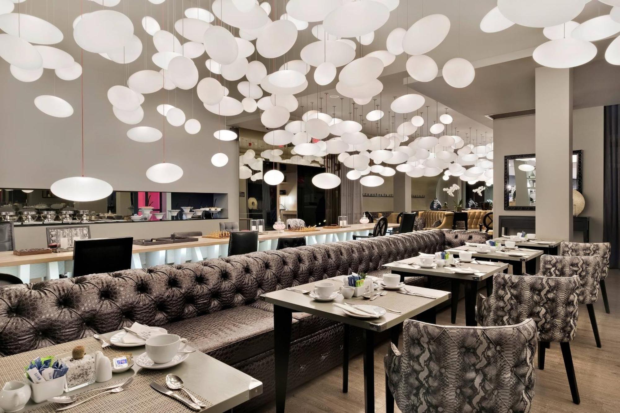 Protea Hotel Fire & Ice! By Marriott Pretoria Menlyn Екстер'єр фото
