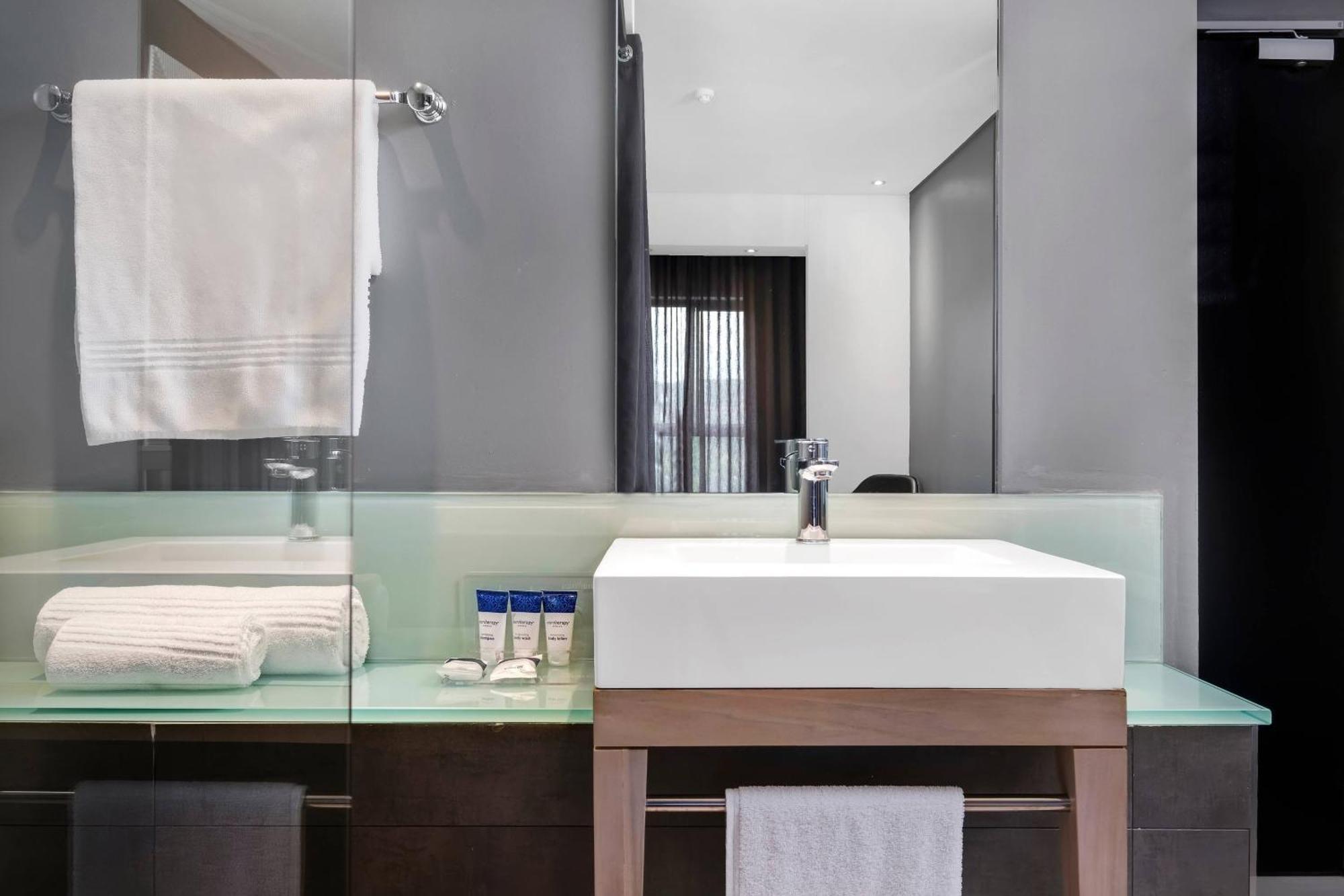 Protea Hotel Fire & Ice! By Marriott Pretoria Menlyn Екстер'єр фото