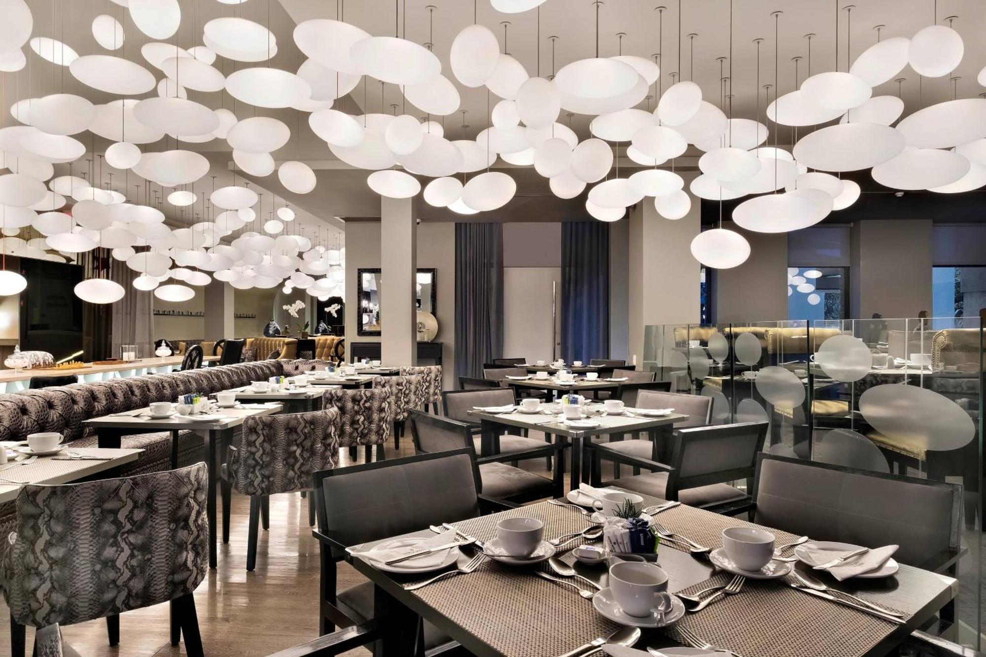Protea Hotel Fire & Ice! By Marriott Pretoria Menlyn Екстер'єр фото