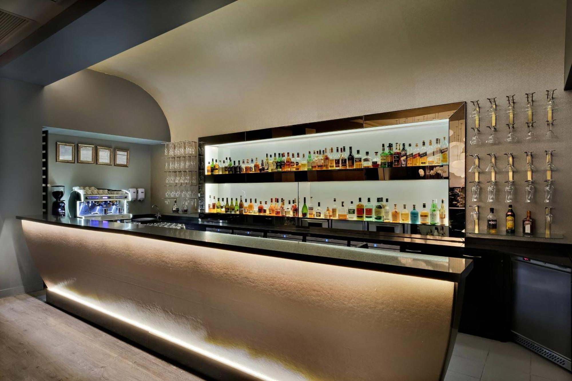 Protea Hotel Fire & Ice! By Marriott Pretoria Menlyn Екстер'єр фото