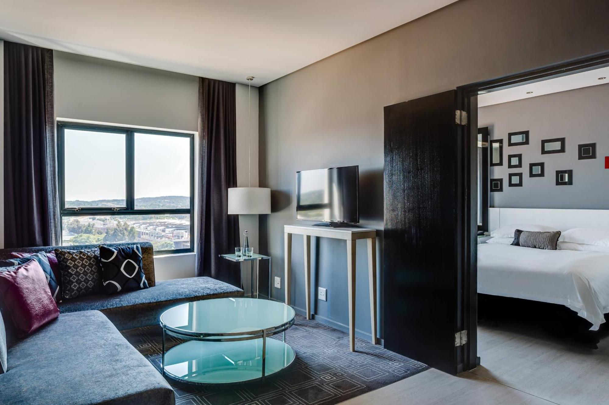 Protea Hotel Fire & Ice! By Marriott Pretoria Menlyn Екстер'єр фото