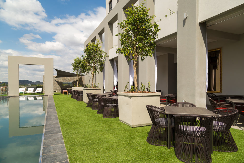 Protea Hotel Fire & Ice! By Marriott Pretoria Menlyn Екстер'єр фото