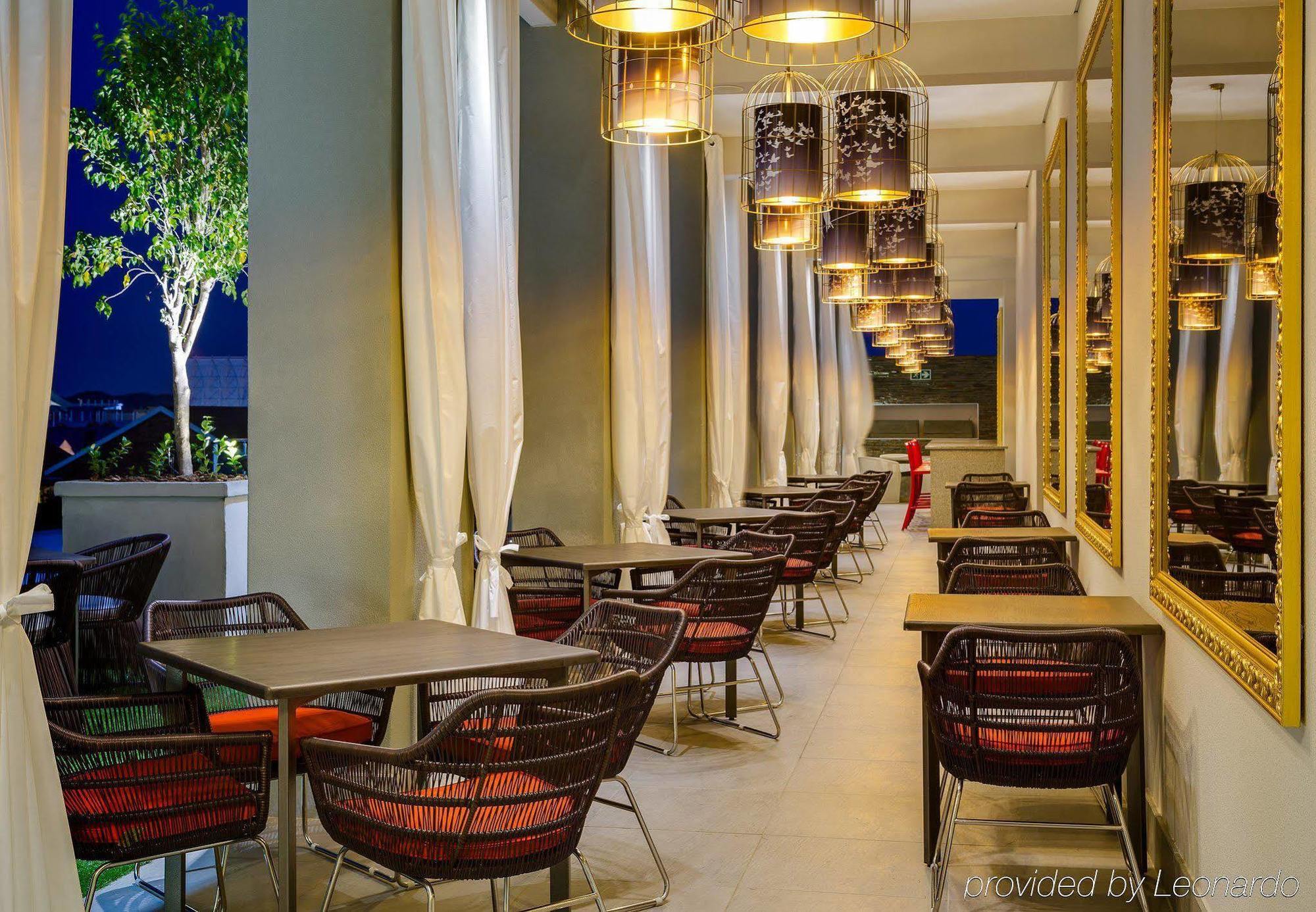 Protea Hotel Fire & Ice! By Marriott Pretoria Menlyn Екстер'єр фото